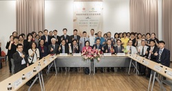 成大醫院與衛福部所屬嘉南地區六家醫療機構簽署合作意向書大合照(另開新視窗/jpg檔)圖片