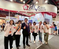 衛生福利部邱泰源部長蒞臨參觀指導，肯定智慧照護與高齡健康促進的創新成果(另開新視窗/jpg檔)圖片